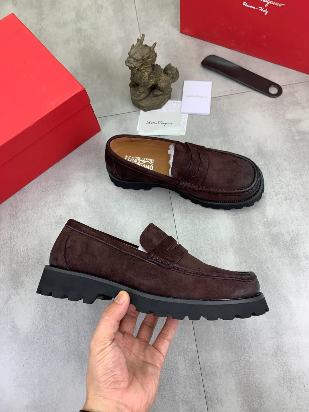 Men's shoes 💰P500 New model [Ferragamo/Ferragamo] Latest model Original imported calfskin, imported pigskin lining + original luxury metal buckle + original rubber outsole Soft and comfortable Size number: 38-44
